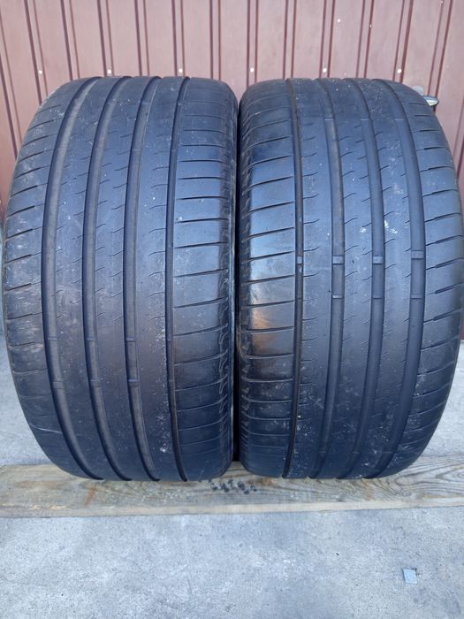 2szt opon Bridgestone 285/35 R 22