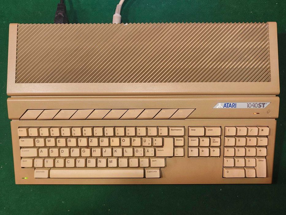 Atari 1040 STF – kultowy komputer retro, w pełni sprawny, stacja dyskietek OK