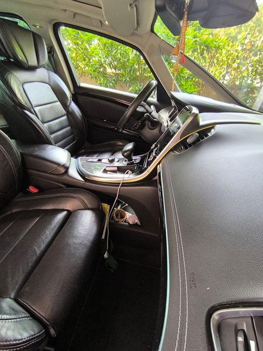 Renault Espace Initiale Paris