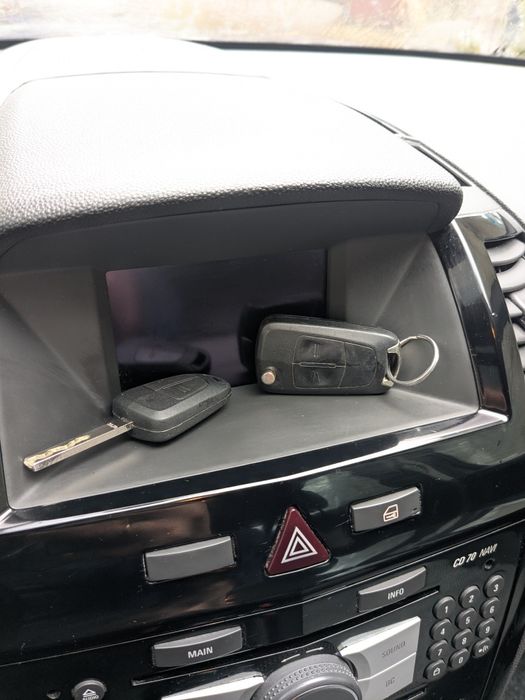 Opel zafira b 1.7cdti 2010 7містць