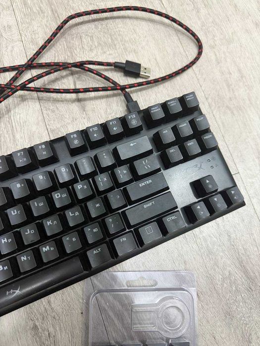 Механічна ігрова клавіатура HyperX Alloy FPS Pro + у подарунок набір кейкапів