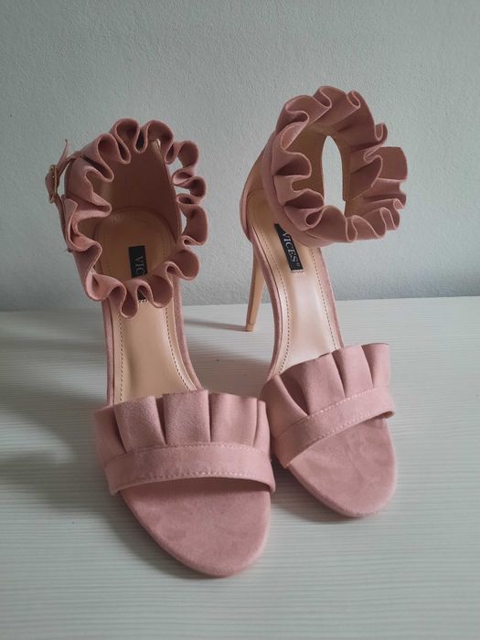 Buty szpilki w kolorze brudny róż