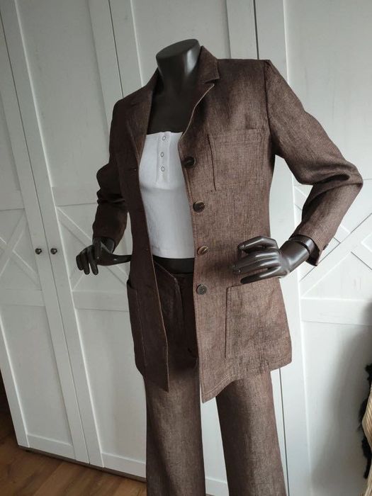 Piękny garnitur lniany