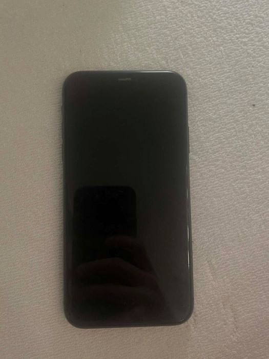 iPhone 11- czarny