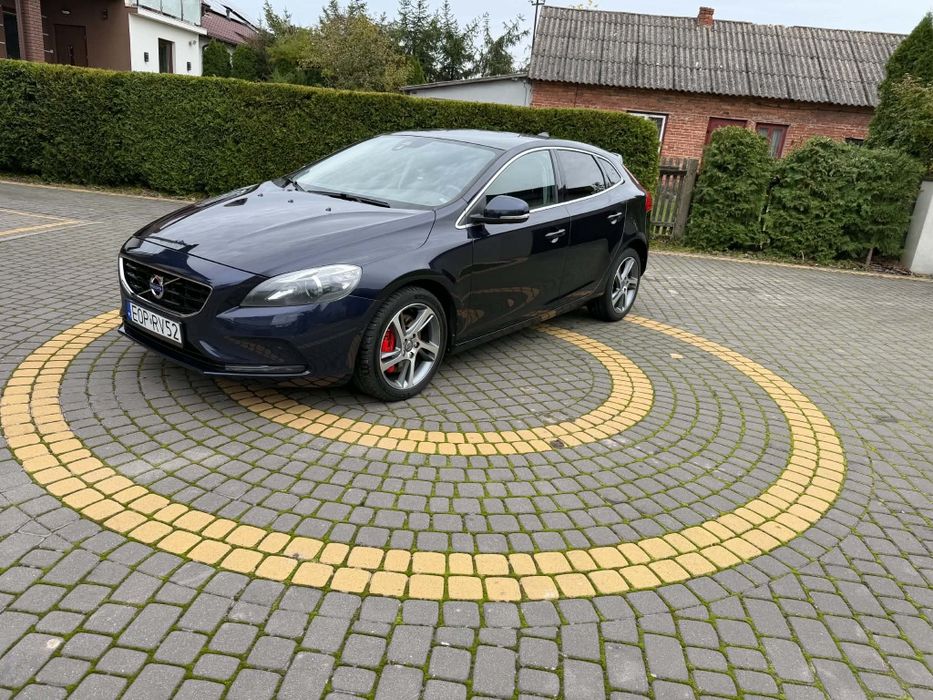 Volvo v40 2015 2.0 150km