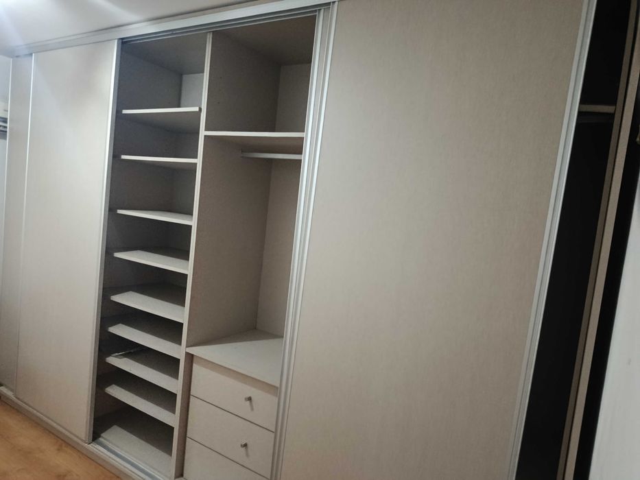 Roupeiro de ponta a ponta