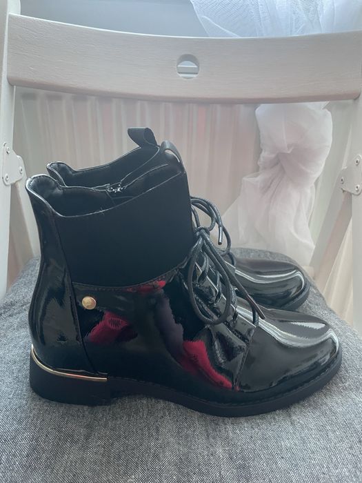Nowe lakierowane botki rozm.36