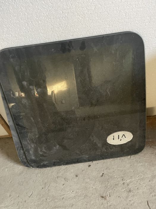 Продам задні двері на спрінтер низькі