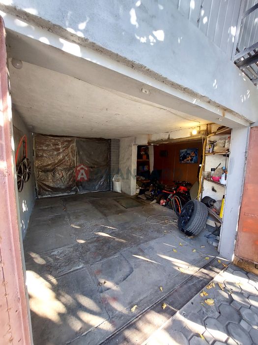 Будинок для невеликої родини або їх батьків