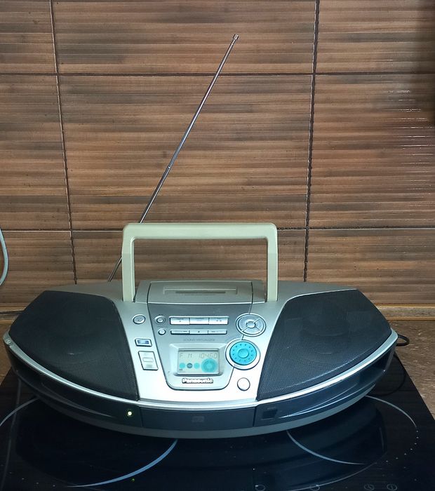 М агнитола  PANASONIC  RX-ES20