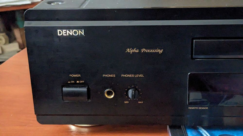 Denon DCD-1550AR CD Player