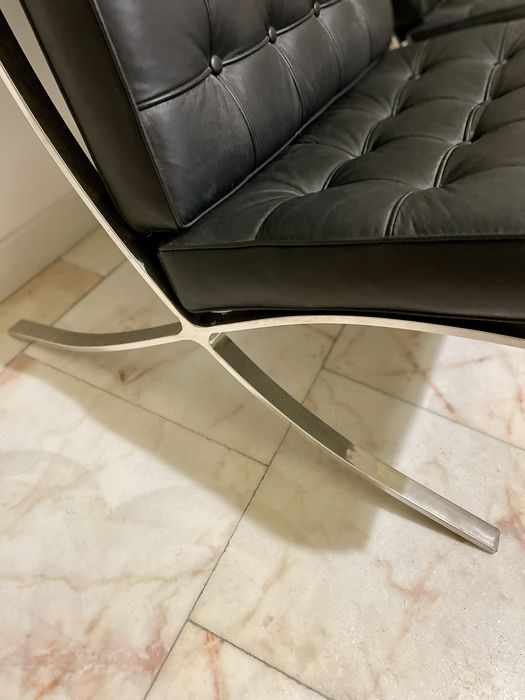 Par de poltronas Mies modelo Barcelona