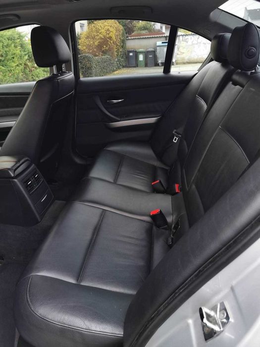 BMW 320i (E90) | 2006 | Automat | Skóra | Navi | PDC | Szyberdach