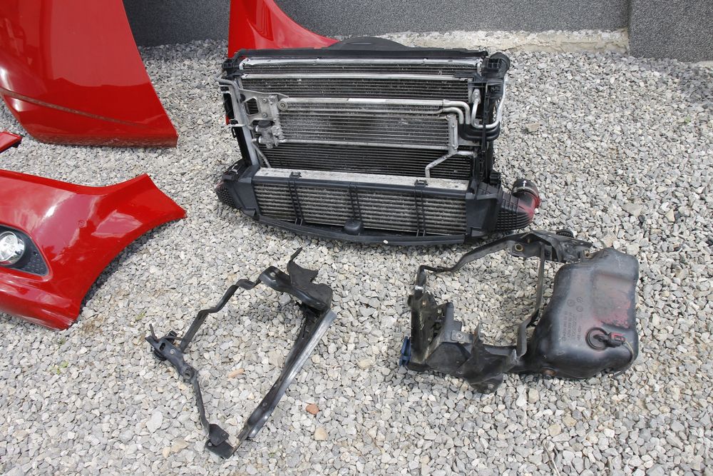 Kompletny przód karoserii Mercedes C W204 2.2 CDI 2007-2014 C590 czerw