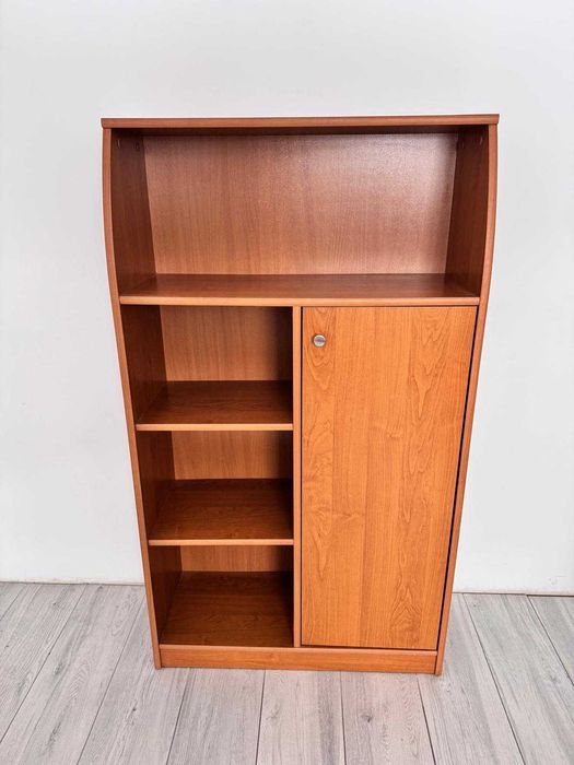Biblioteczka / regał z zamykaną szafką