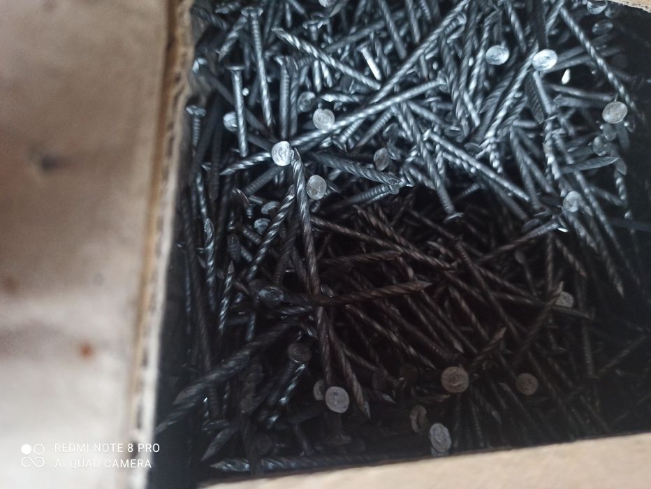 Цвяхи з крученим накатом