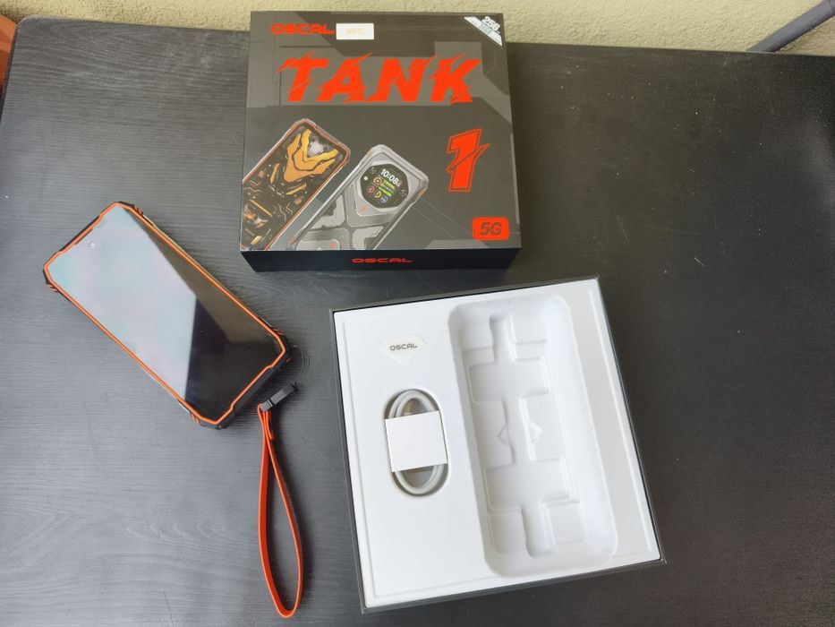 Telefon Oscal TANK 1  NOWY