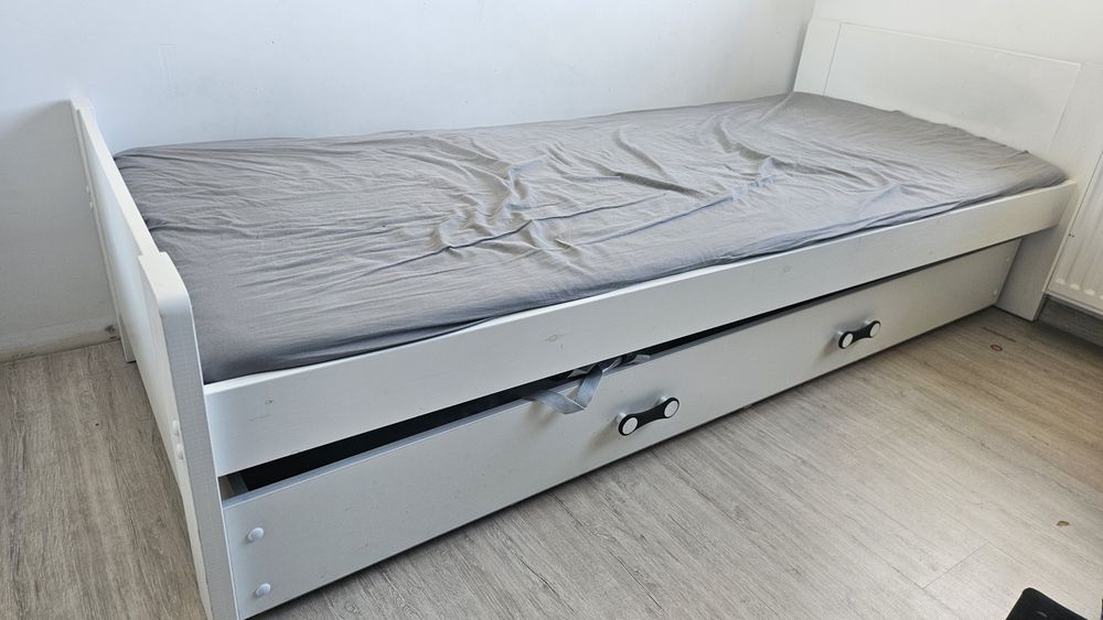 Łóżko 200x800 z materacem i stelażem i pojemnikiem na pościel