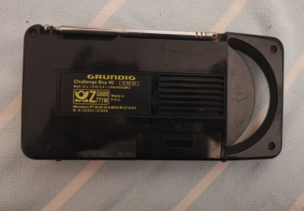Rádio Portátil Boy Grundig
