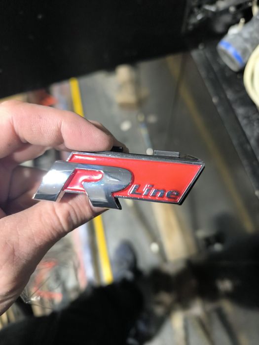 Молдінги на двері передні , бачок омивача, демферпасат б8