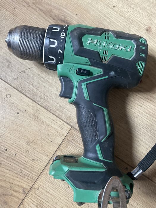 Акомуляторний перфоратор