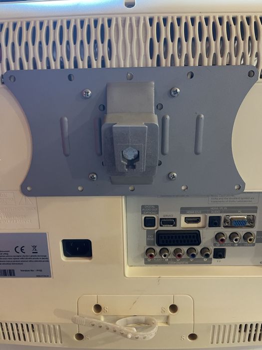 Tv Samsung 24” com braço rotativo