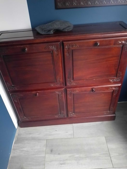 Sprzedam szafkę na buty