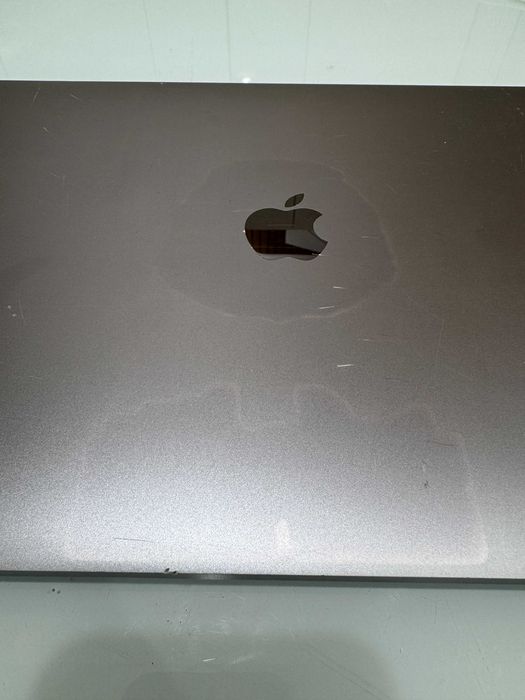 Macbook Pro e Air a Preço Outlet com Ligeiros Defeitos