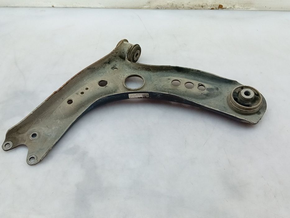 Braço de suspensão frente direito AUDI A3 Sportback (8VA, 8VF)