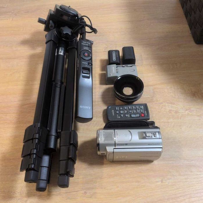 Sony Handycam HDR-CX500 – Corpo + Lente Grande Angular + Tripé