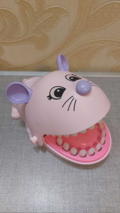 Разные игрушки  .