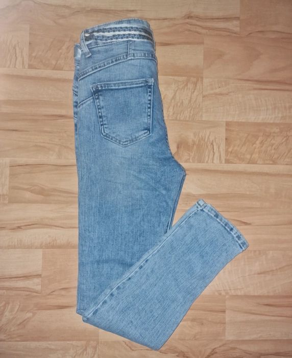 Jasne Jeansy Push up wstążka rozm. S 24 M.Sara