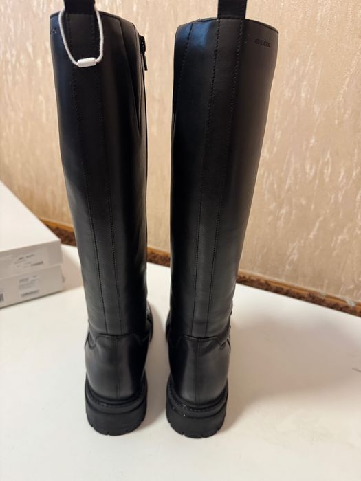 Жіночі зимові сапоги Geox