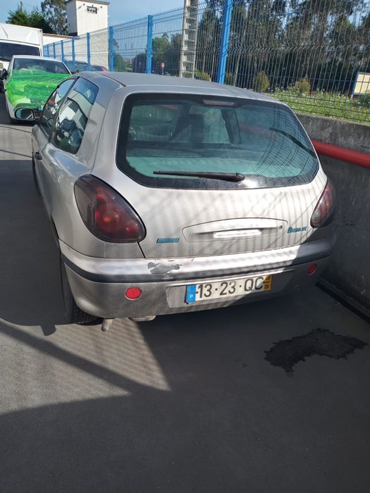 Vendo ou troco fiat bravo jtd