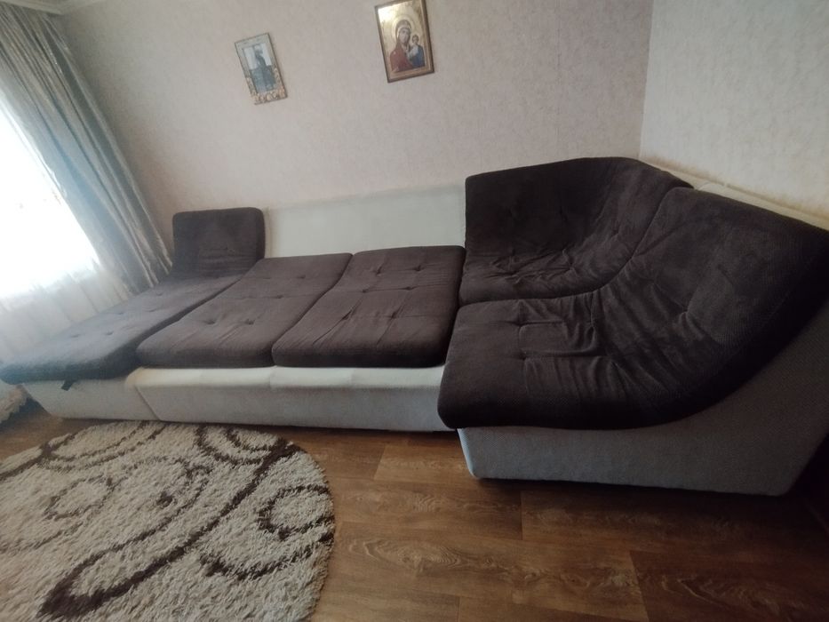 Диван в задовільному стані