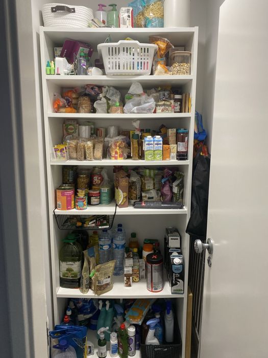 Estante com prateleiras IKEA