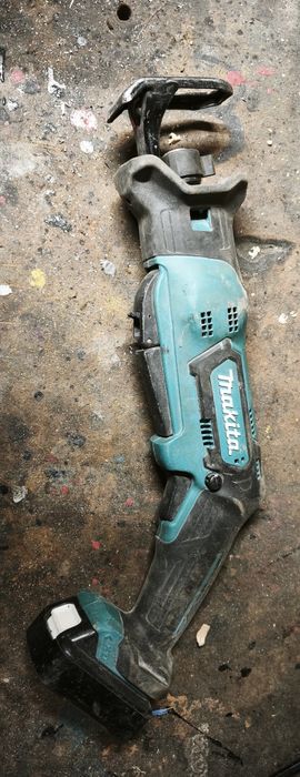 Makita piła szablasta