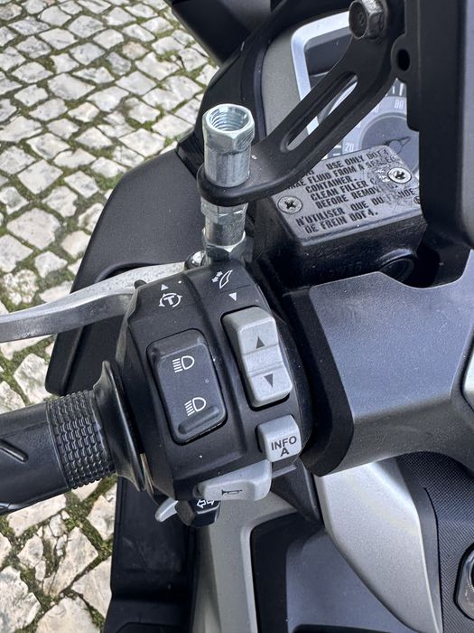 Honda Forza 300  poucos km