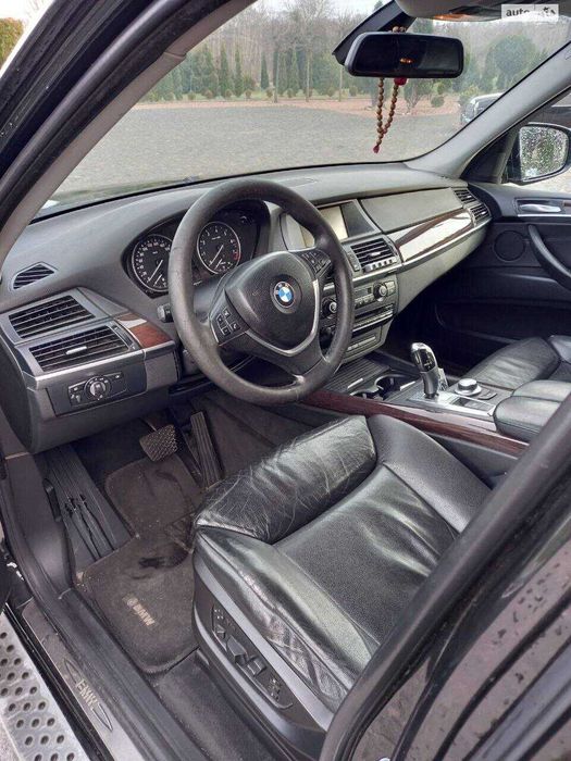 Продам BMW X5 IxDrive 2007 год