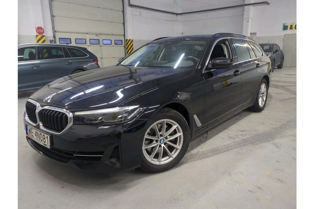 BMW Seria 5 BMW 5 Serie 518d aut Hak El Ogrz Fotele Navi Harman Salonpl Vat23