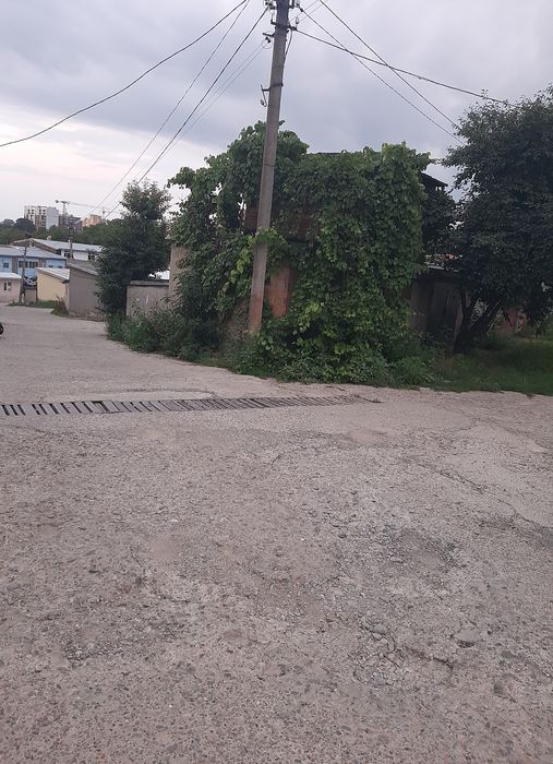 Цегляний гараж(р-н Сторожинецької вул.-пр.Незалежності)