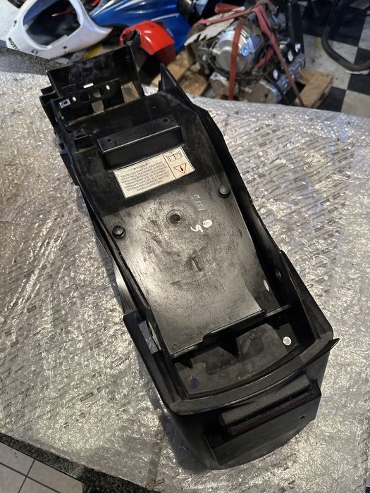 Błotnik Tył Nadkole Triumph Sprint 955I RS 98/04 N1083