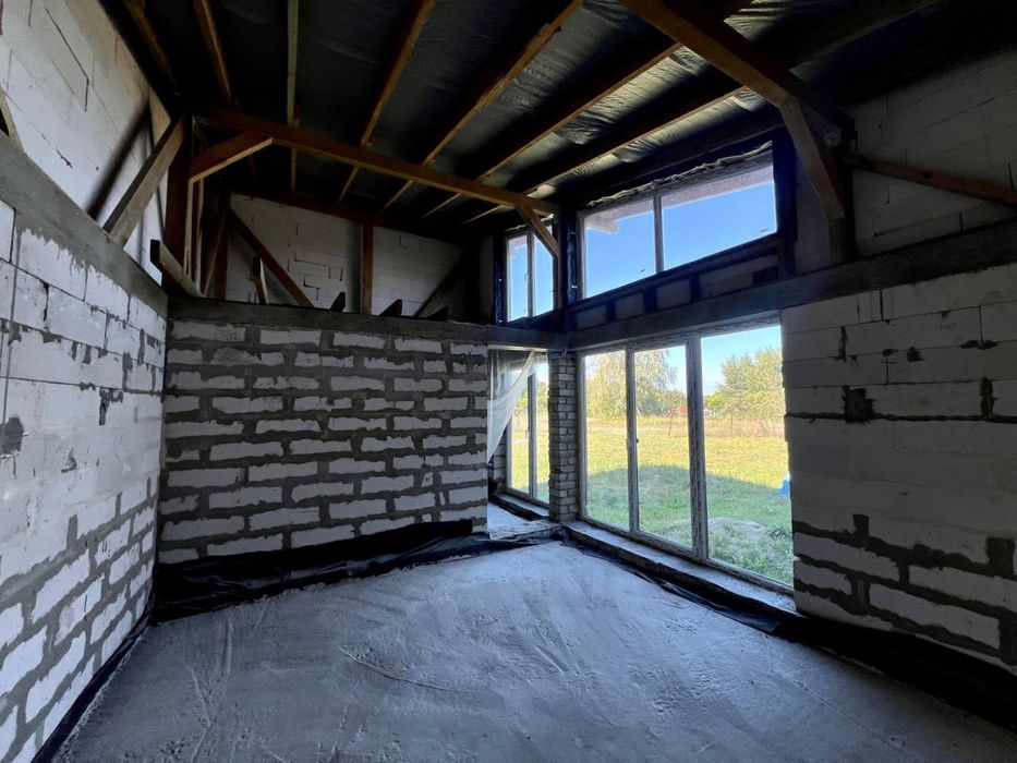 Елітна дача на березі річки біля лісу «Фотон»