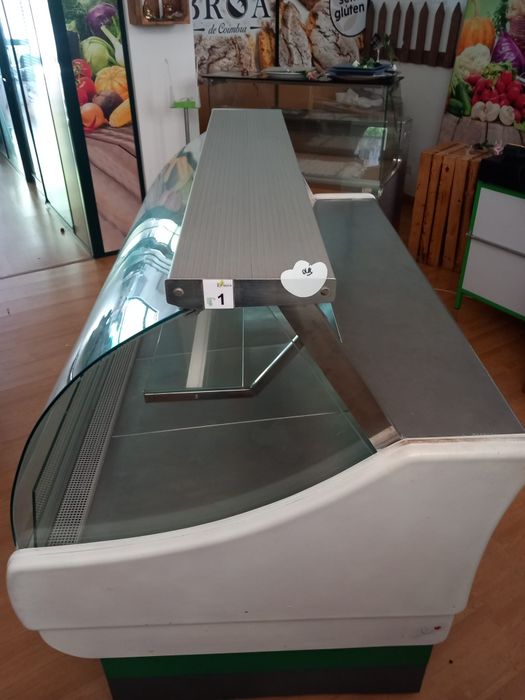 Vitrine refrigeração em bom estado a funcionar nxi