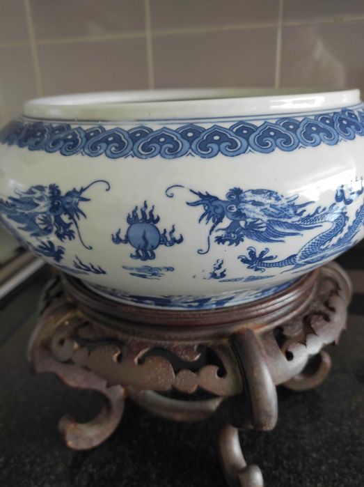 Vaso circular dragões cerâmica oriental com suporte