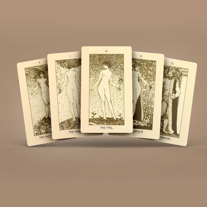 Regal Shadows Tarot Нови Карти Таро