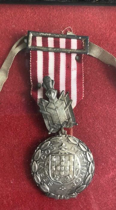 Grupo de medalhas militares e de honra portuguesas