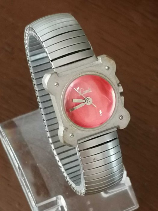 Ciekawy damski zegarek z bransoletką Limit