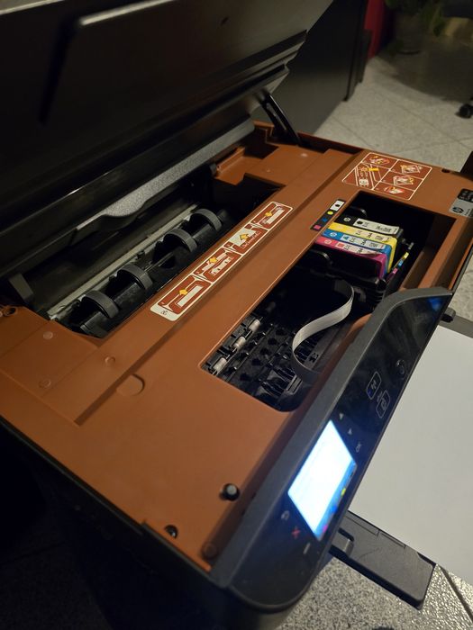 HP Deskjet 3520 e-All-in-One. Impressora HP preto