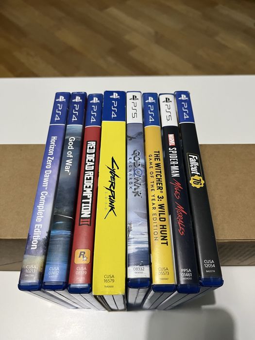 PlayStation 5 Blu-ray з двома геймпадами та іграми